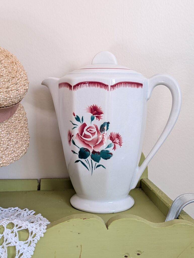 cafetière Verseuse art déco faiencerie de badonviller fabriquée entre 1940 et 1955 - tons bordeaux rose et vert