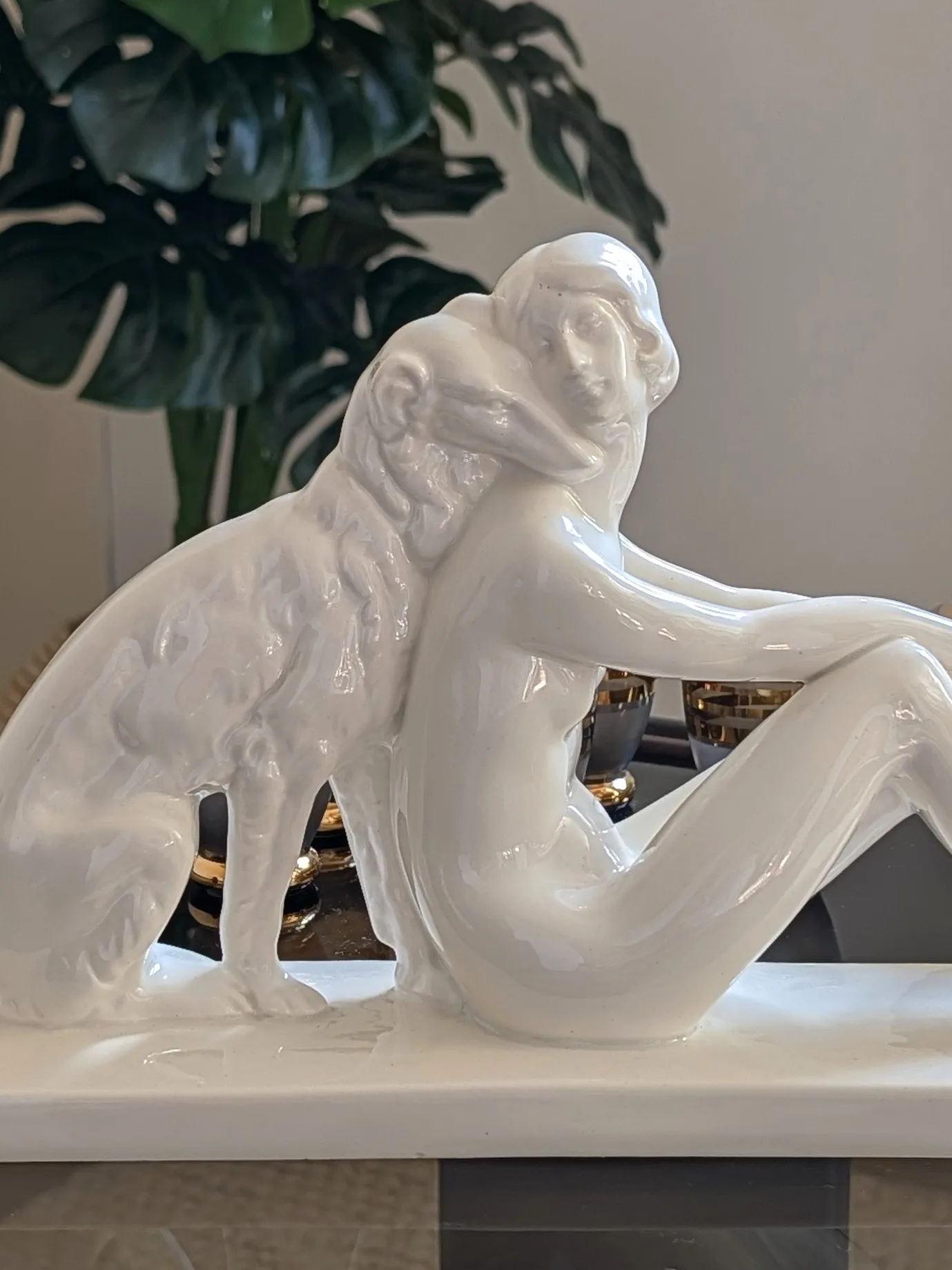 Statuette céramique Art déco années 30 40, femme et lévrier